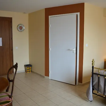 Отель Cote Midi D'hote Chaneins